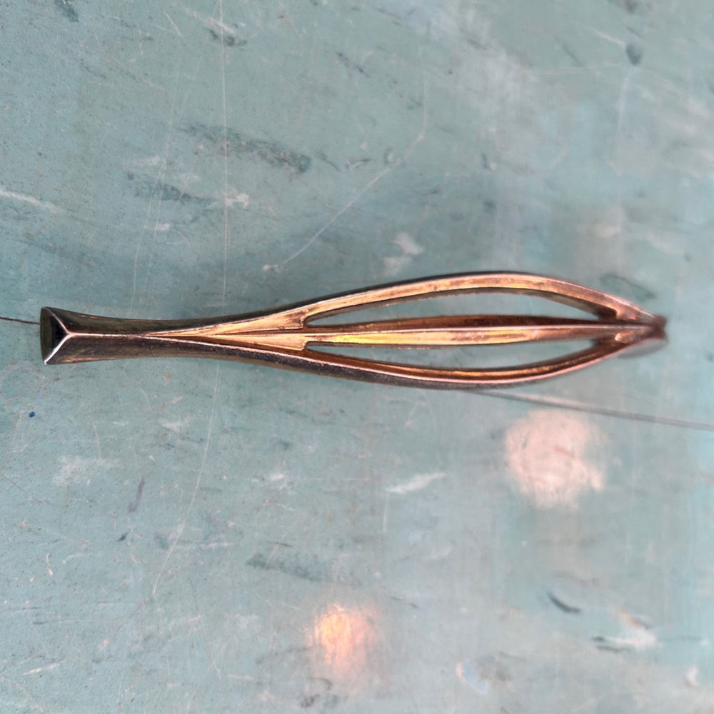 Unique asymmetrical dresser handle pull hardware silver chrome - Picture 1 of 5